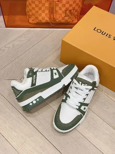 LOUIS VUITTON TRAINER OLIVE GREEN