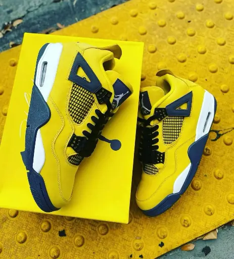 Nike Air jordan 4 Lightning